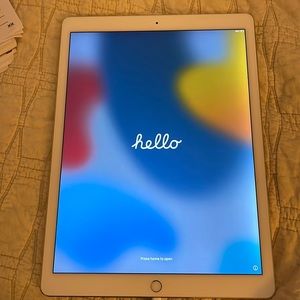 Apple iPad Pro 12.9” 128GB WiFi EUC w/ Apple Pencil 1st Gen